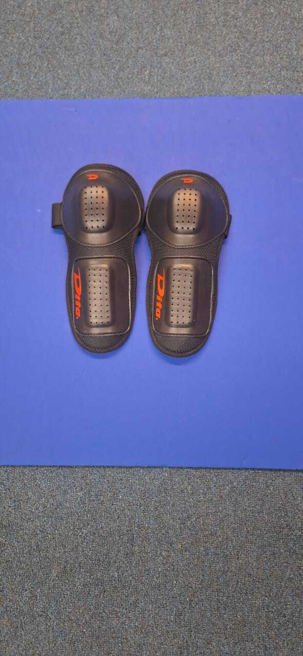 DITA PC KNEE GUARD