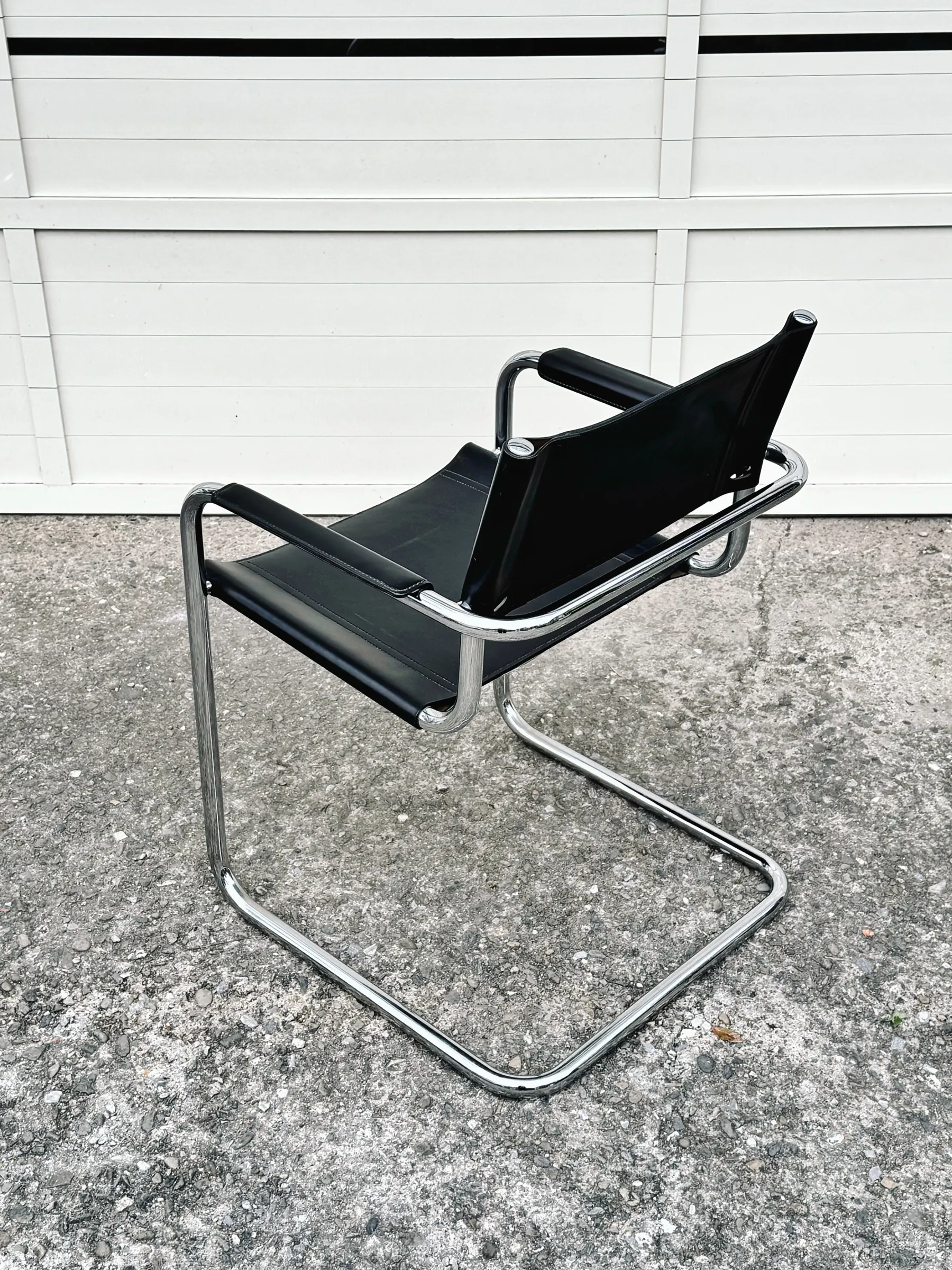 Fasem Leather Stamp Detail