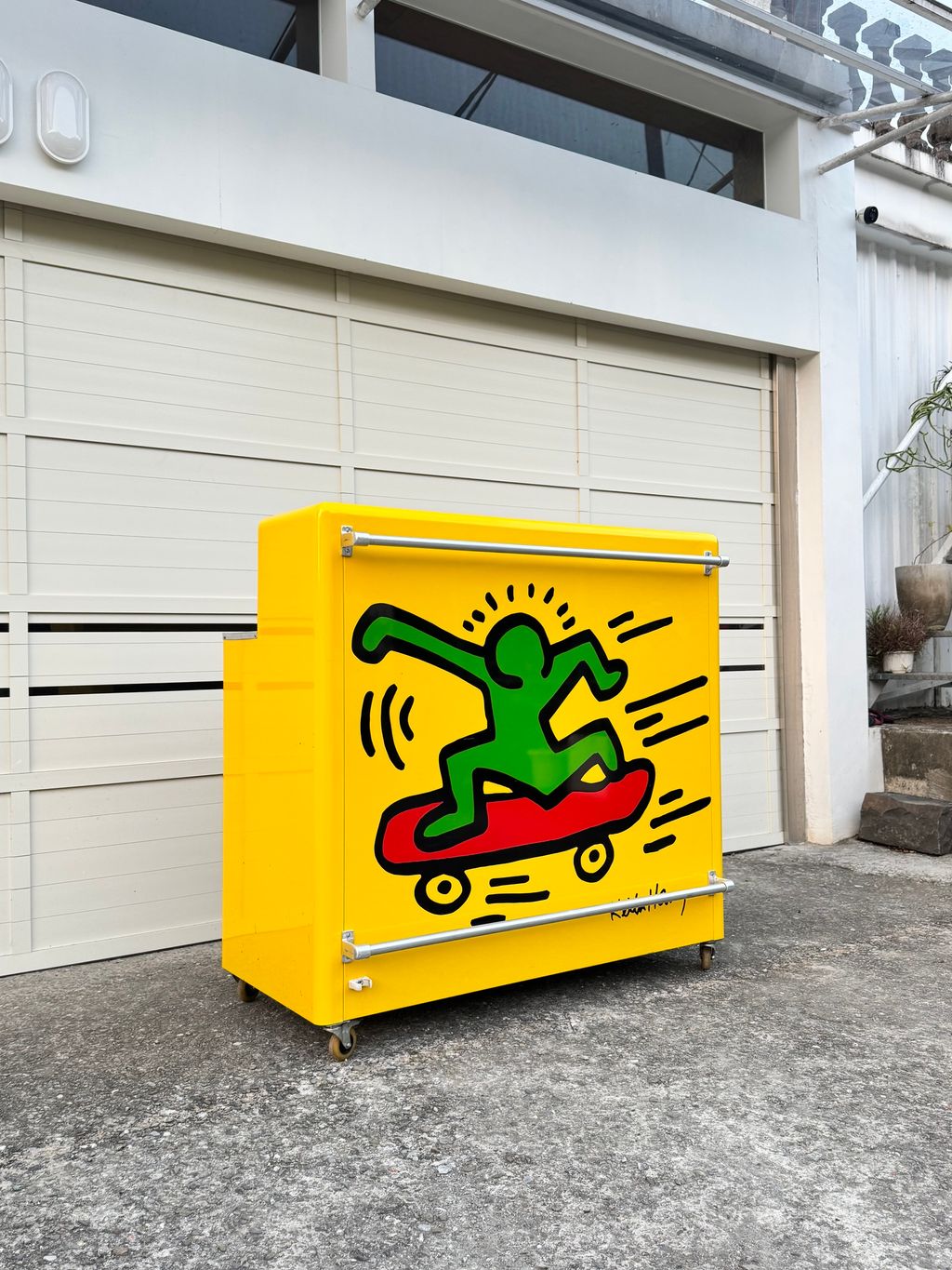 N3876 Bretz Keith haring Bar (18)