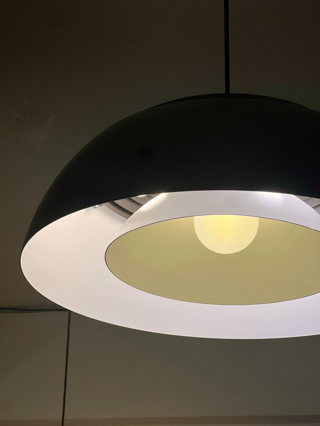 Arne Jacobsen Royal hanging lamp Louis Poulsen (4)