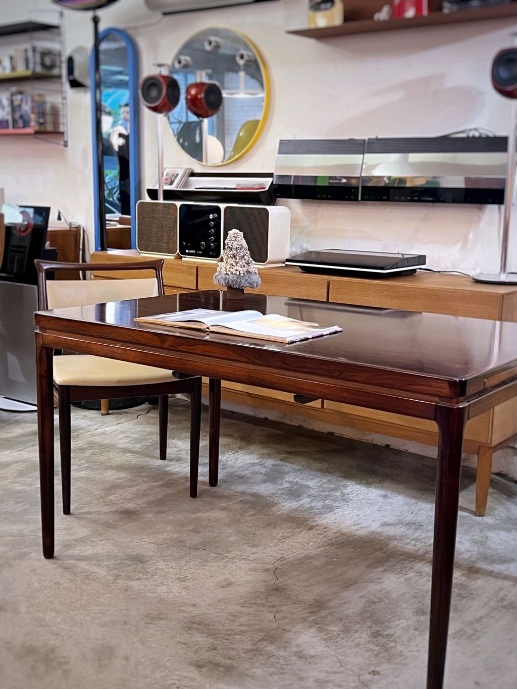 Dining Table by Johannes Andersen (4)