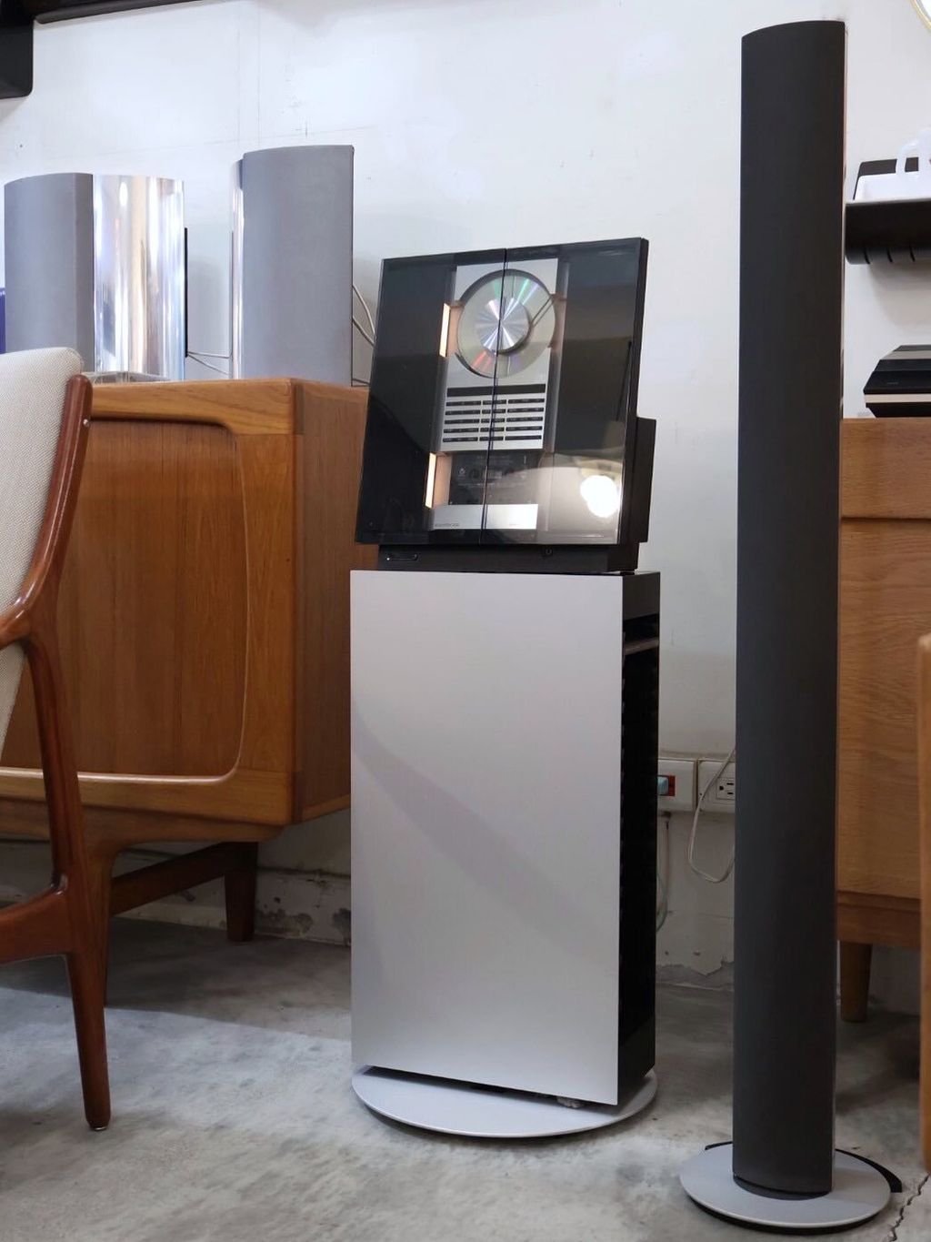 Vintage 1990s Bang & Olufsen Beosystem 2500 (1)