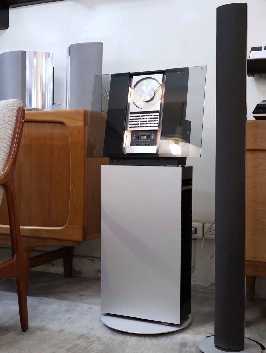 Vintage 1990s Bang & Olufsen Beosystem 2500 (2)