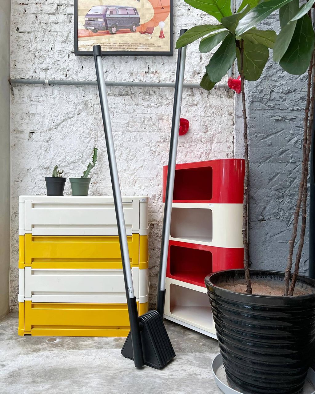 Vintage 1980s Italian Lightsaber Floor Lamp (5)