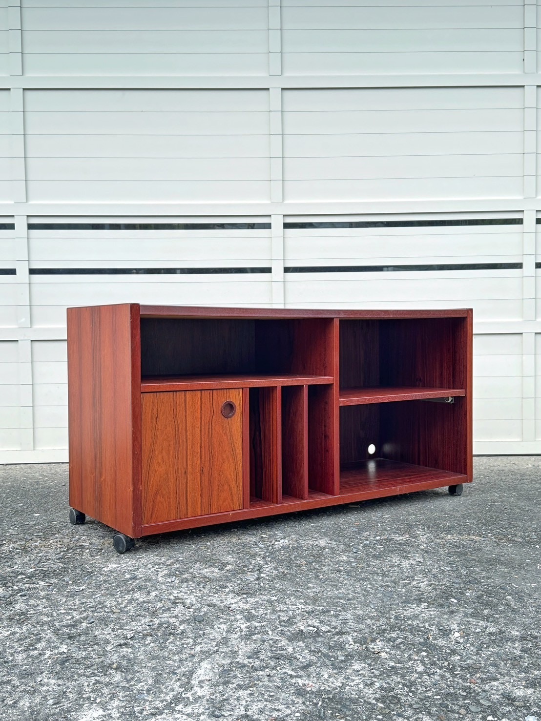 丹麥1960s 玫瑰木影音櫃– mid20thkiosk