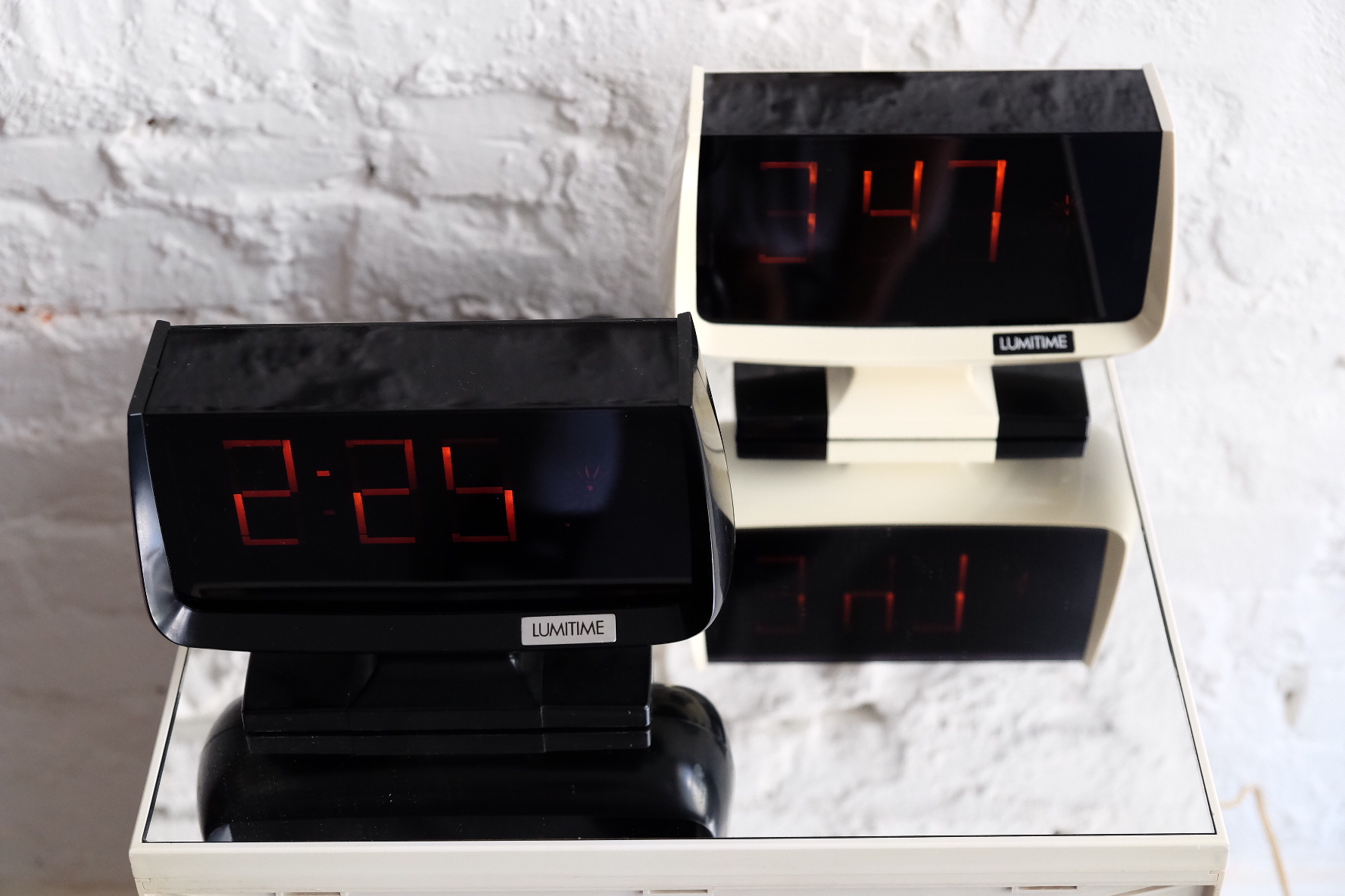 Lumitime Digital Clock 日本旋轉花電子鐘– mid20thkiosk