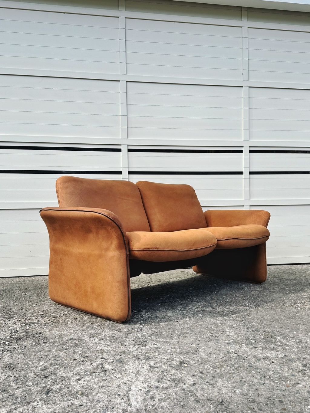 N3888 Vintage 1970s Brown 2 seats sofa (4)