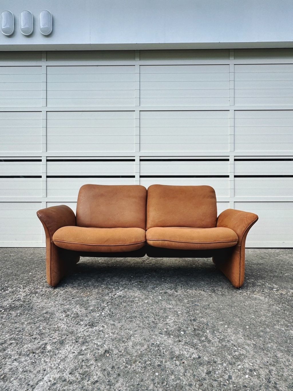 N3888 Vintage 1970s Brown 2 seats sofa (11)