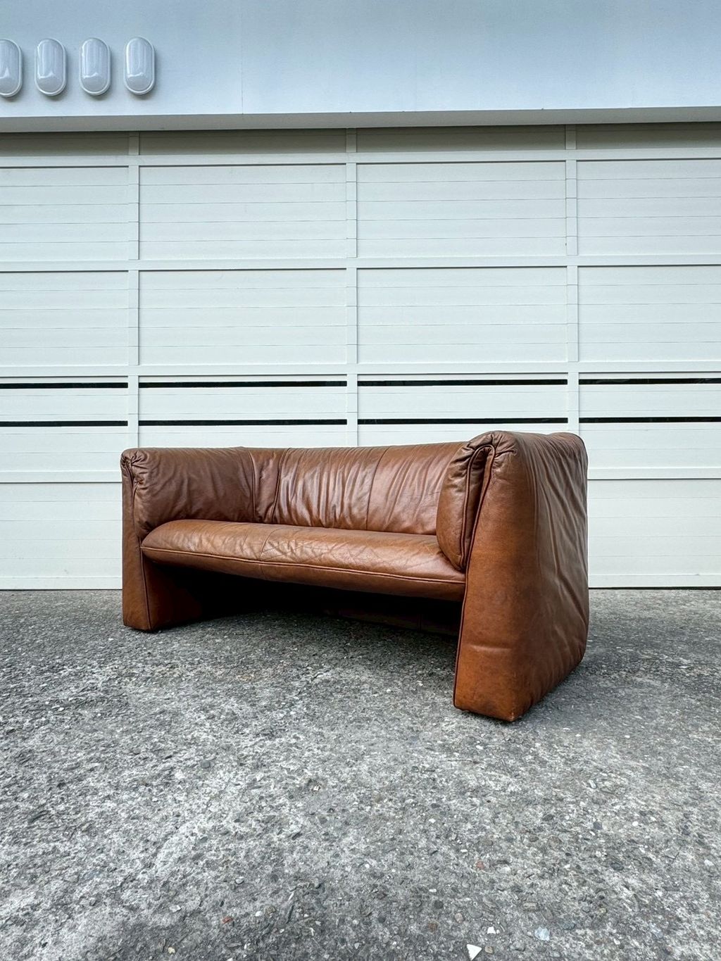 N3888 Vintage 1970s Brown 2 seats sofa