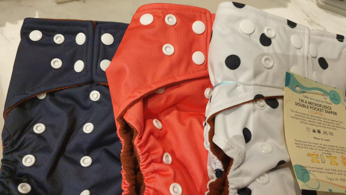 Cloth diapering laundry routine: Are dirty cloth diapers "eeew" or not?