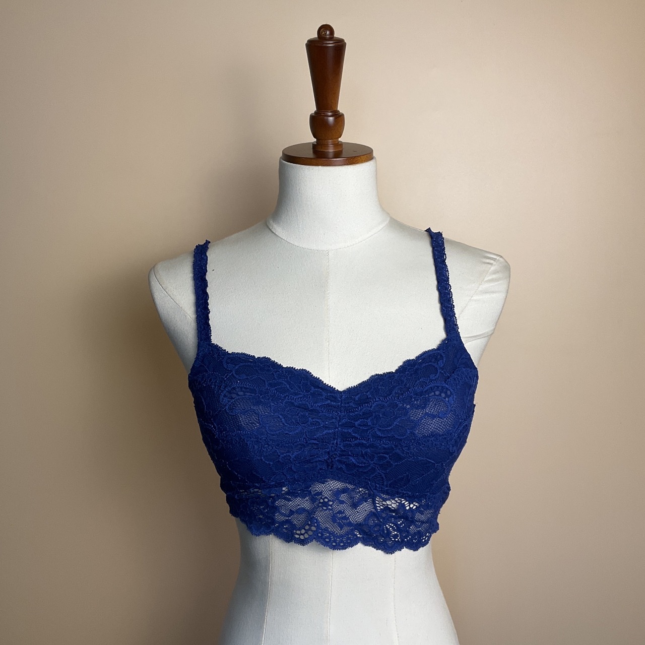XS - S) FELINA Floral Lace Bralette Top 10917, Women's Fashion, Tops,  Sleeveless on Carousell