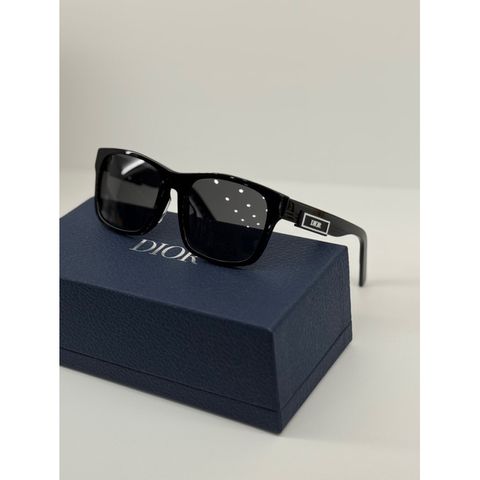 tw-11134207-7rbk4-m7vuyjo8w6d886