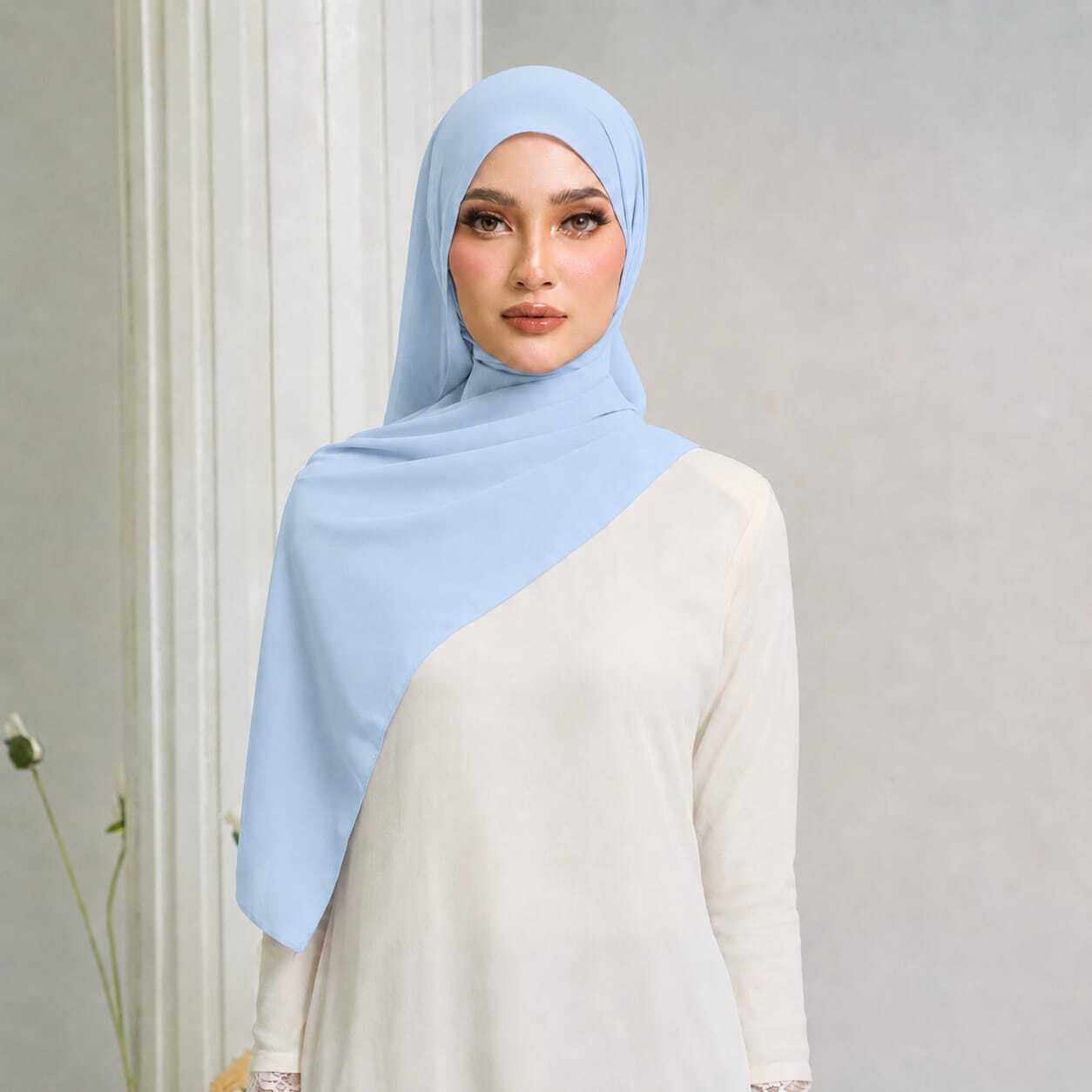 Shawl Lawa in Baby Blue