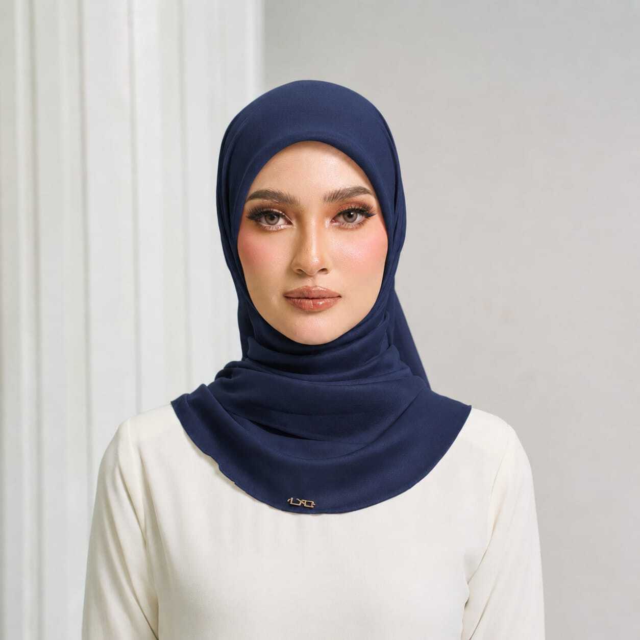 Bawal Manis in Navy
