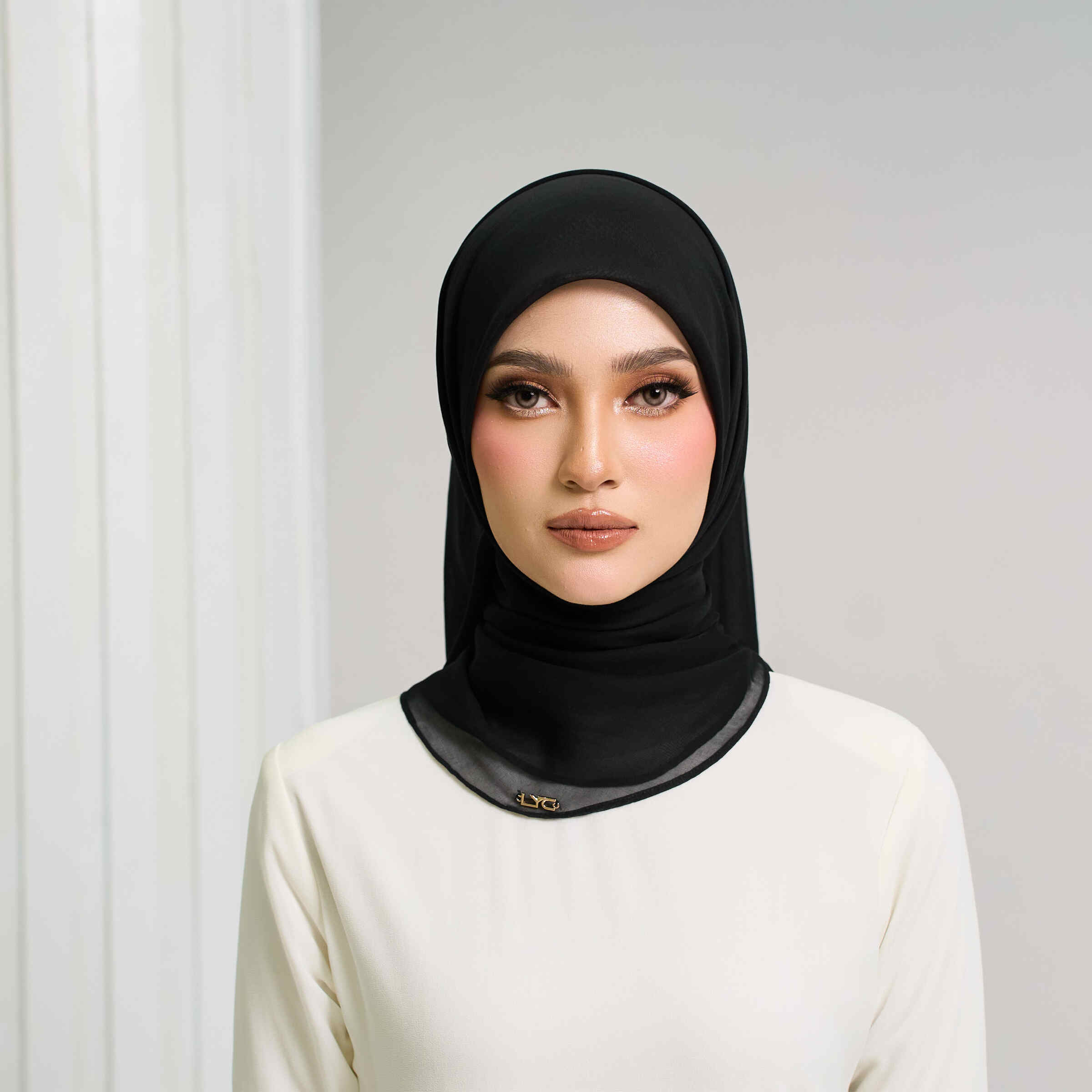Bawal Manis in Black