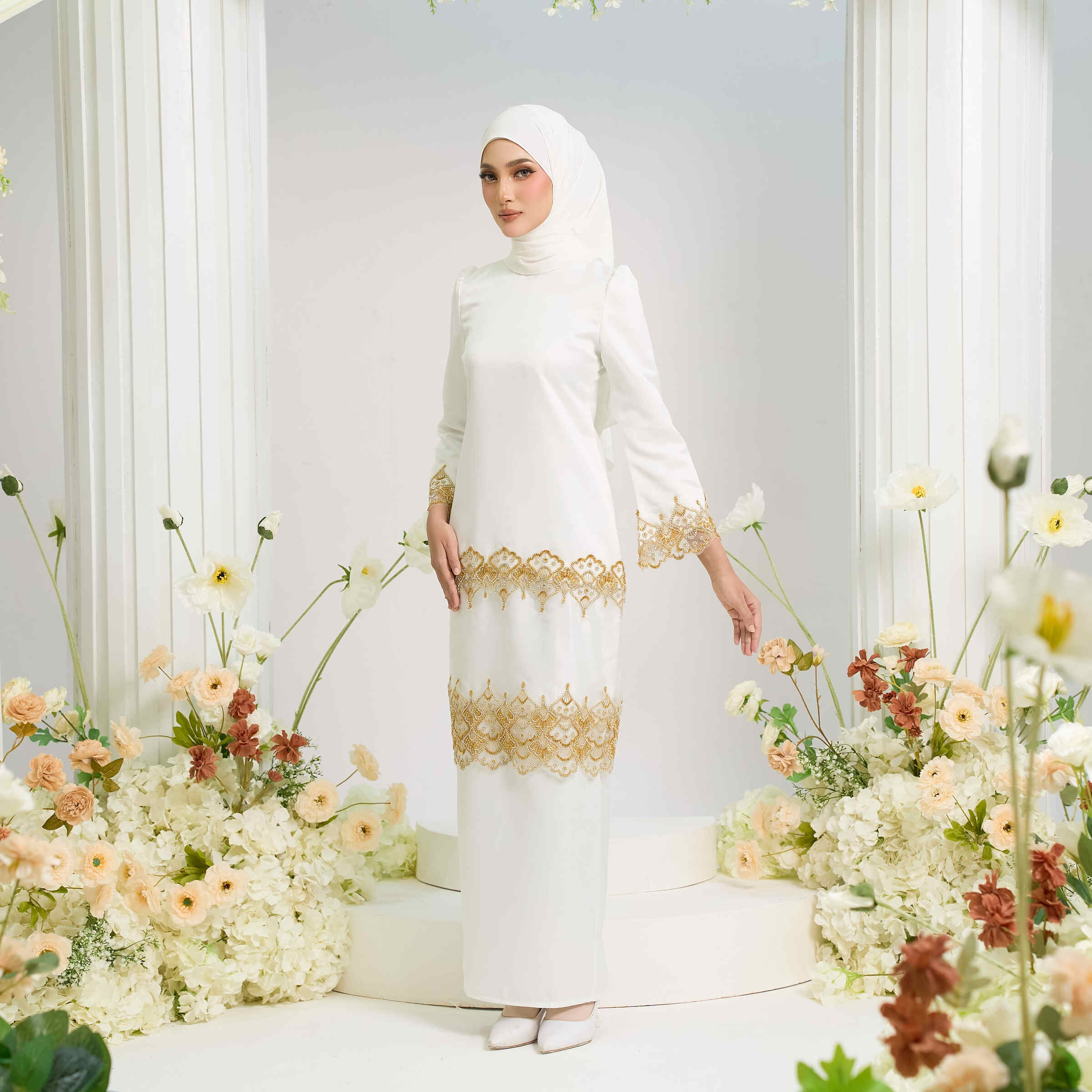 Rania in Off White