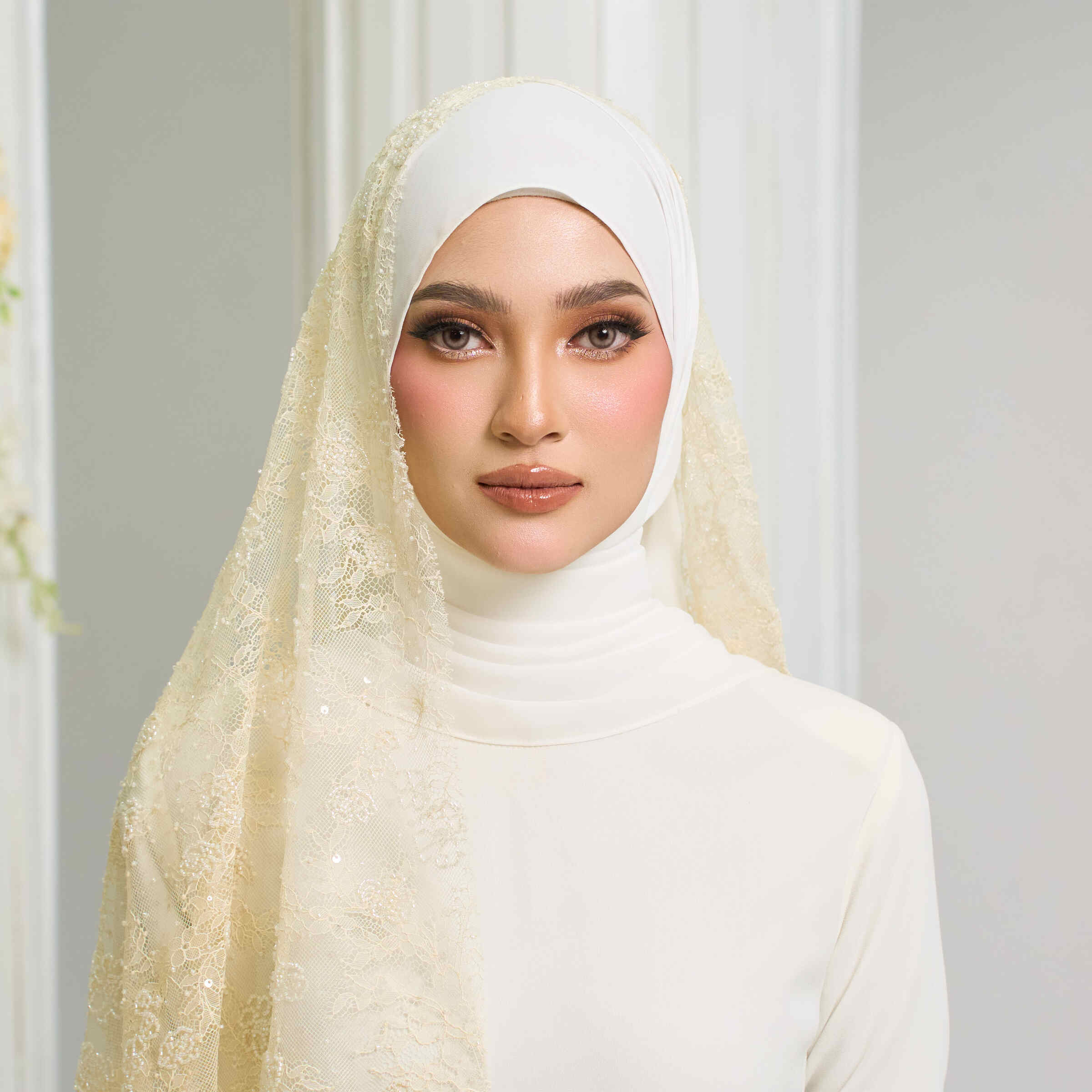 Beaded French Lace Veil in Champagne