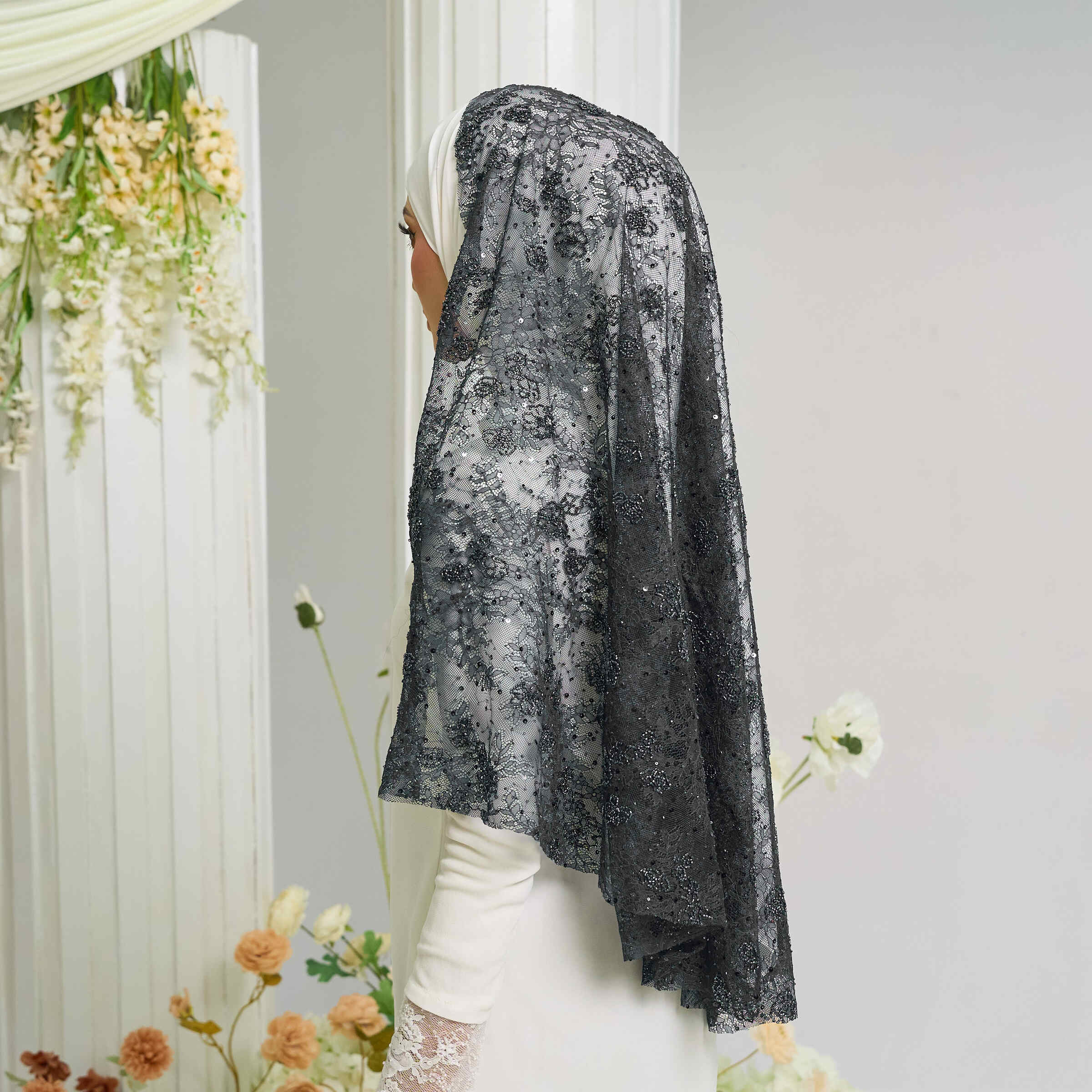Beaded French Lace Veil in Black