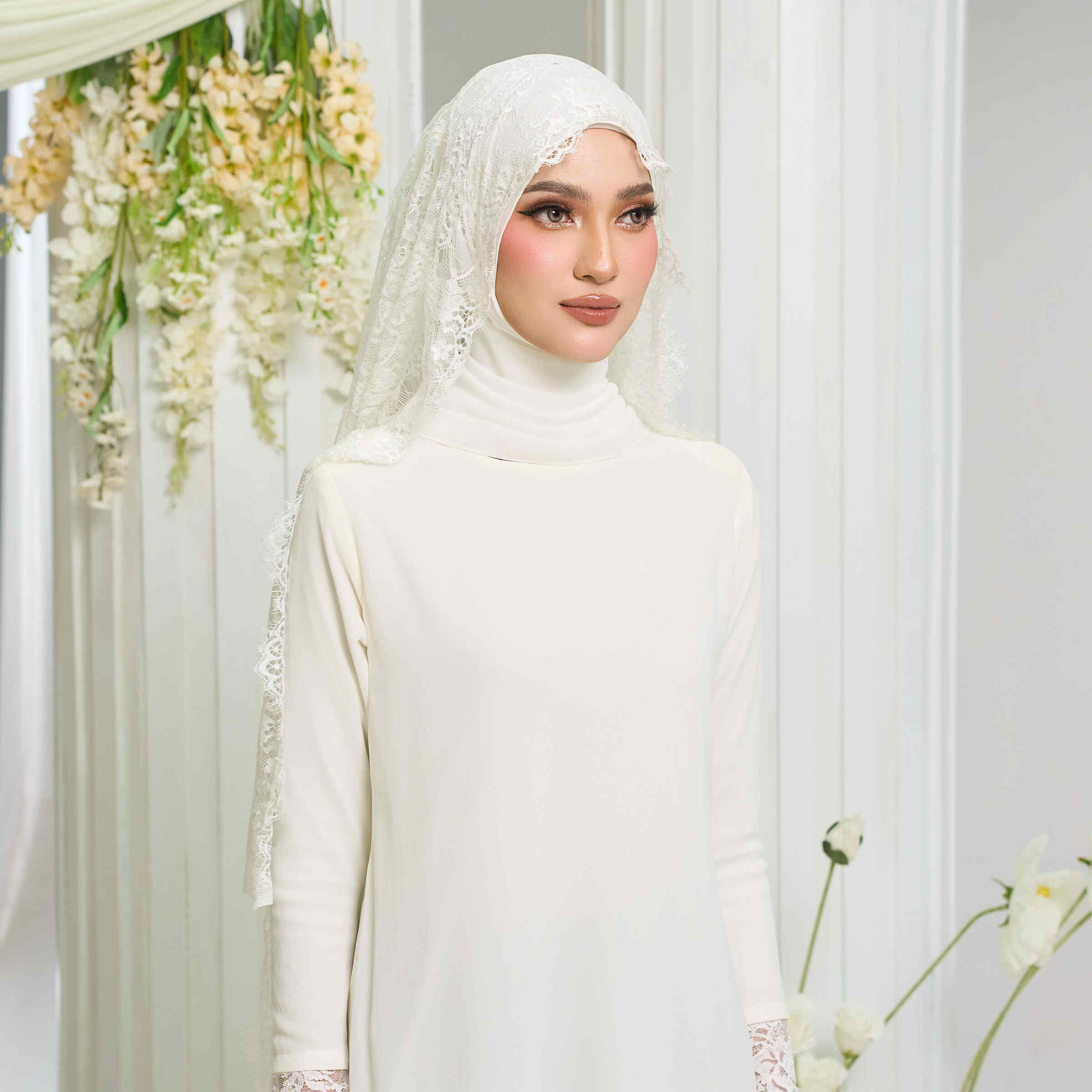 Lacey Veil in Off White