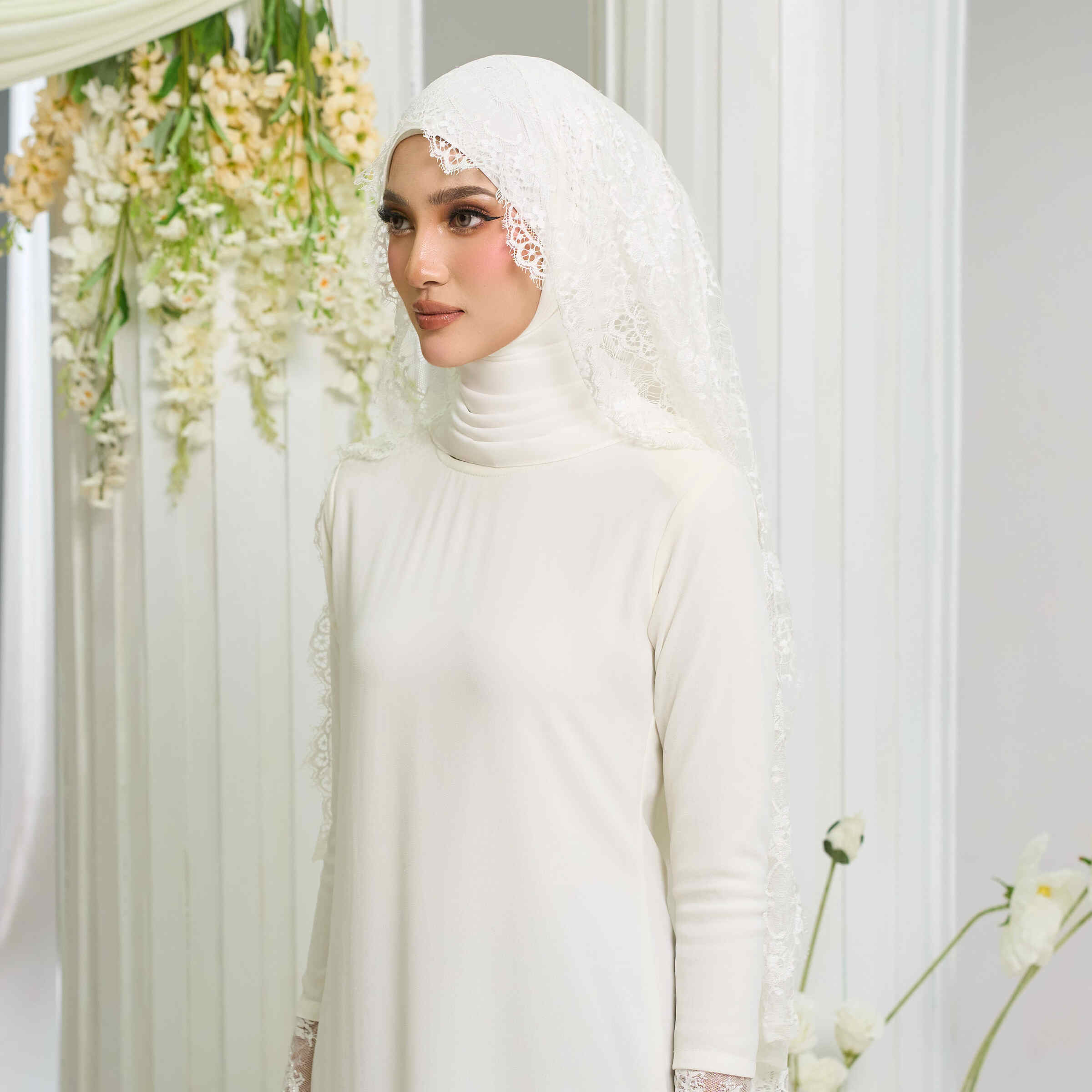 Lacey Veil in Off White