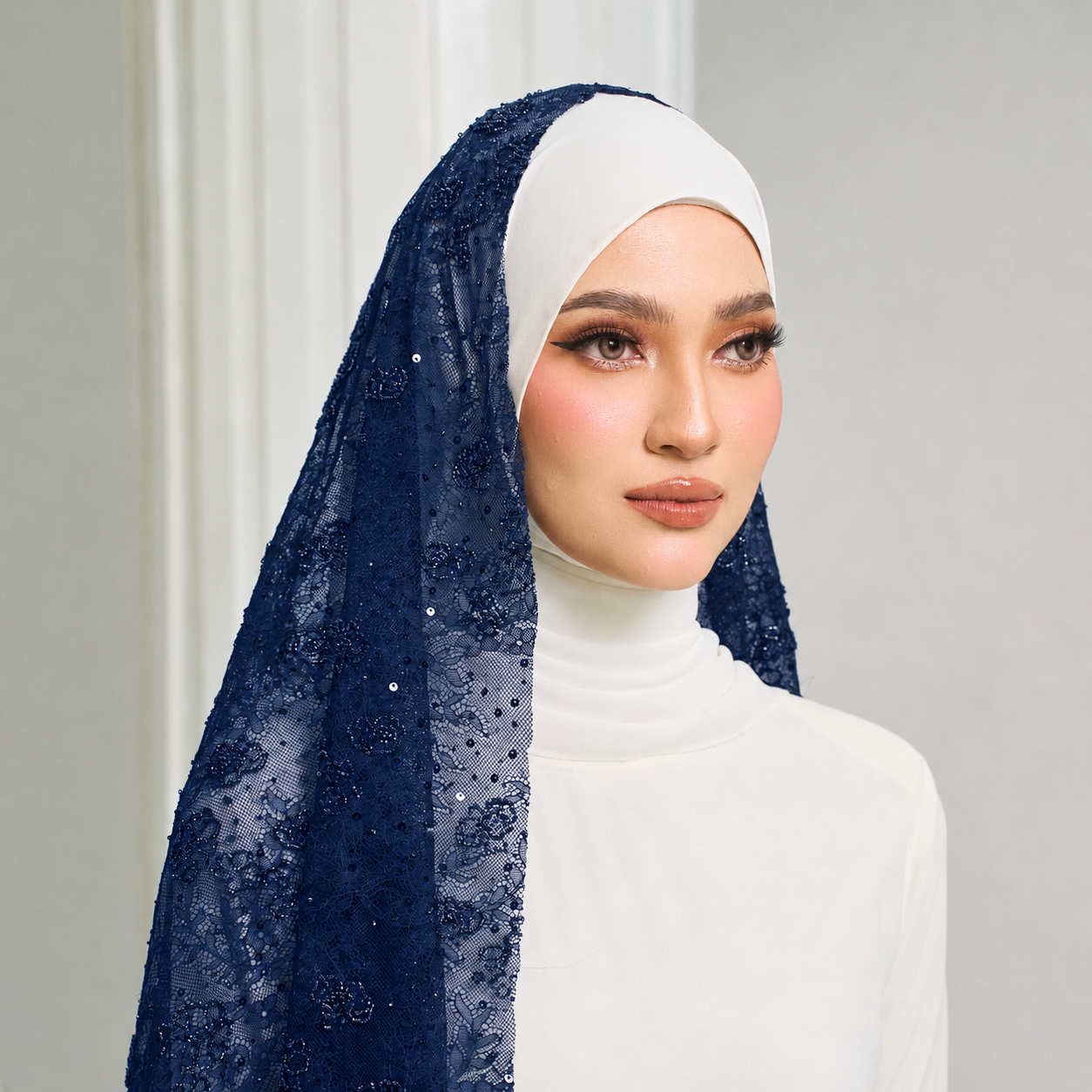 Beaded Lace Veil in Navy