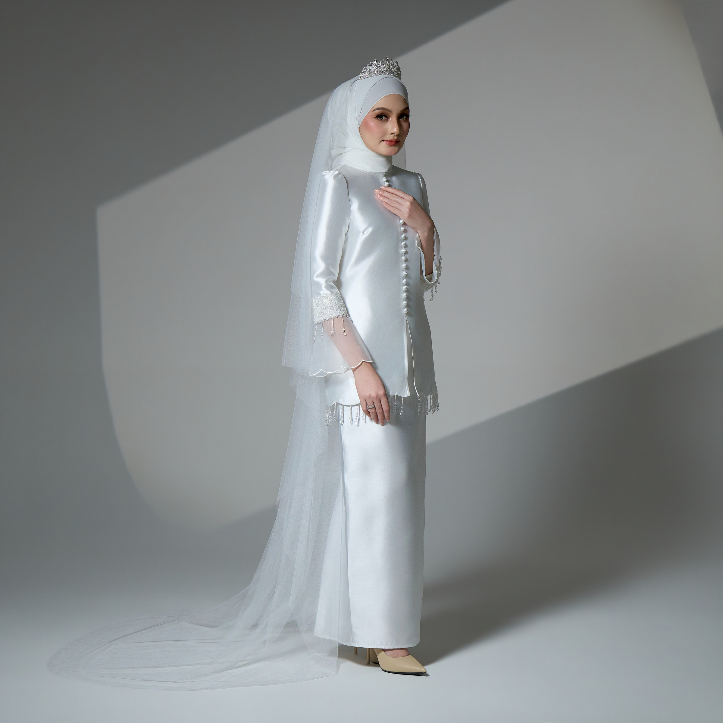 Cinderella Veil in Off White