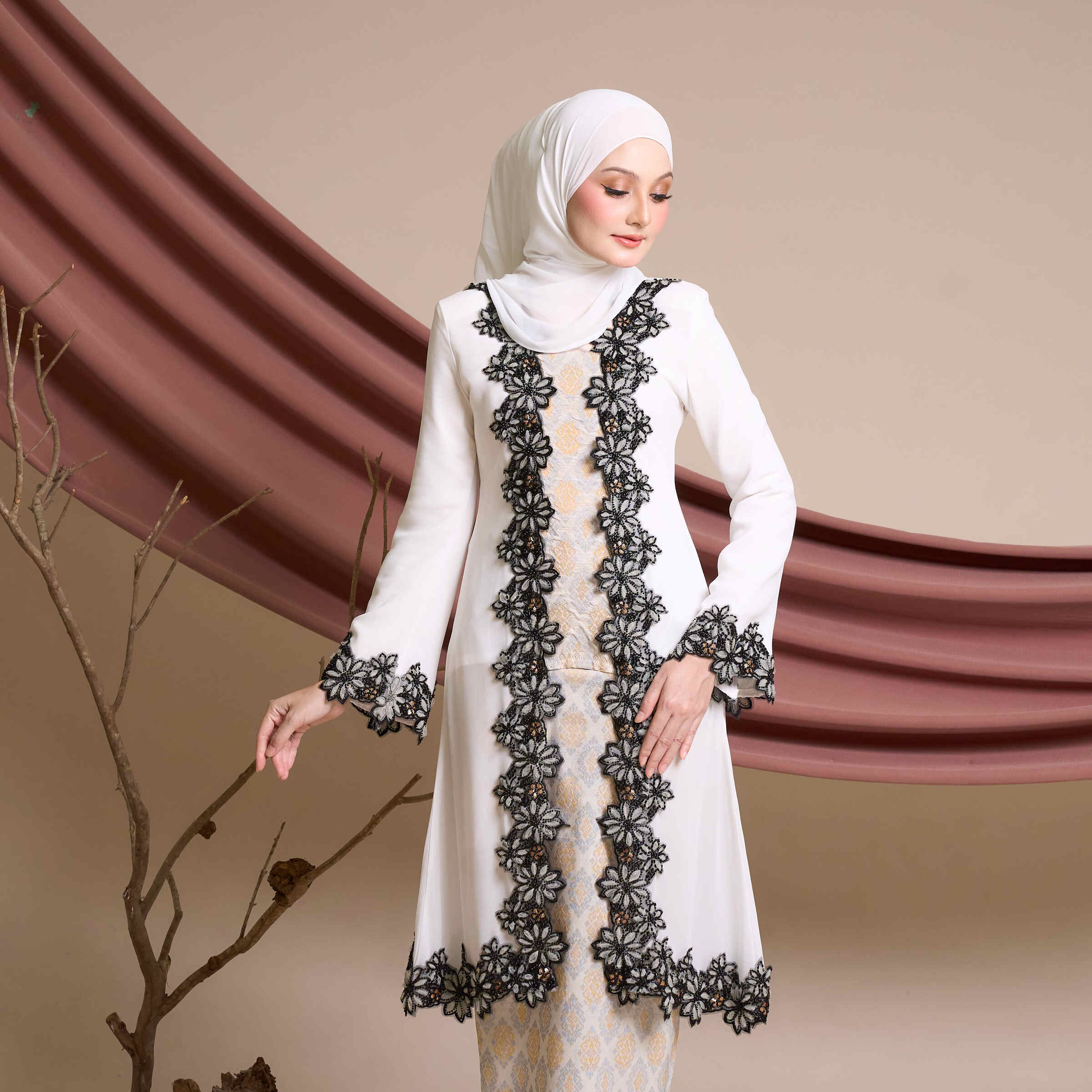 Suri Songket in Off White 1