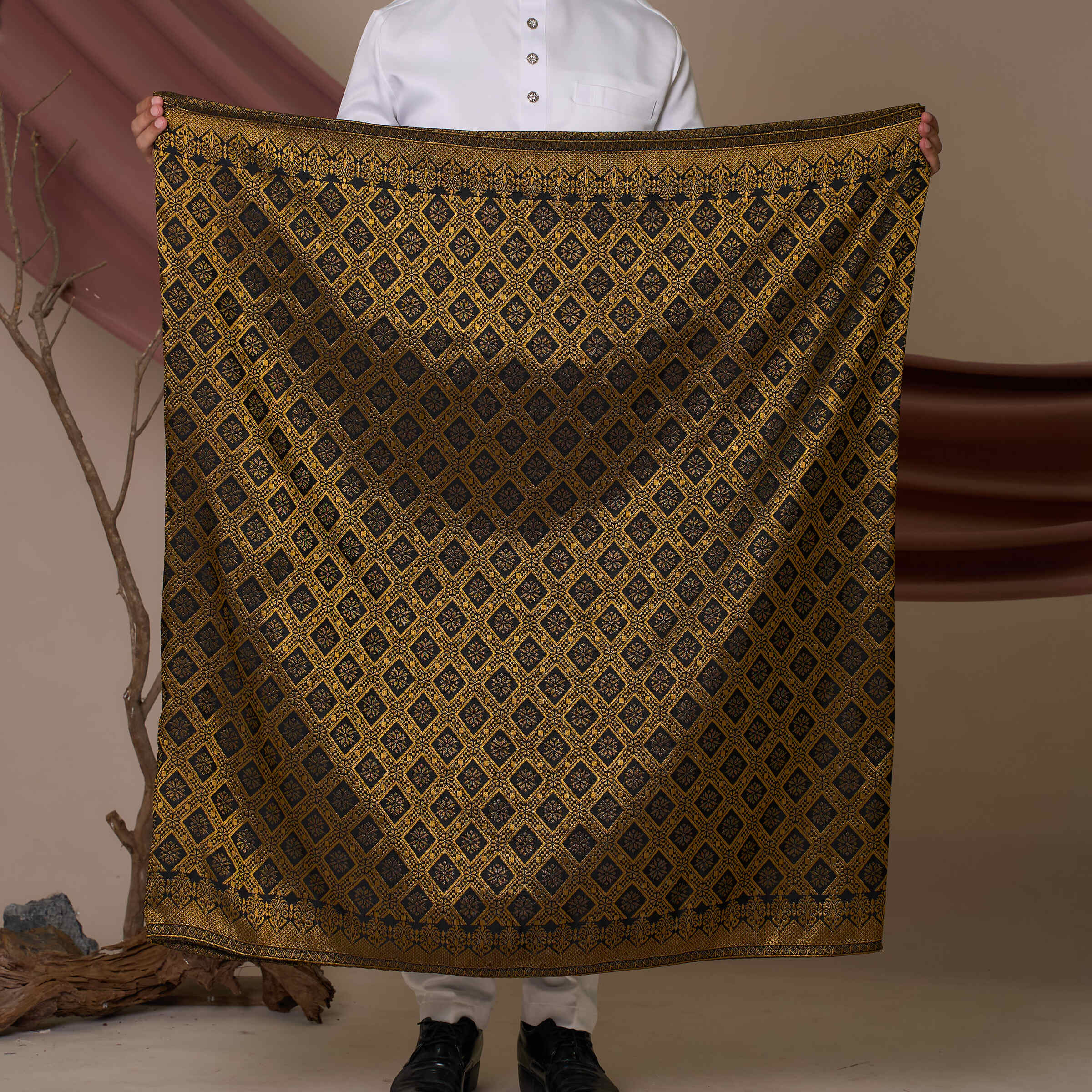 Sampin Songket in Black Gold