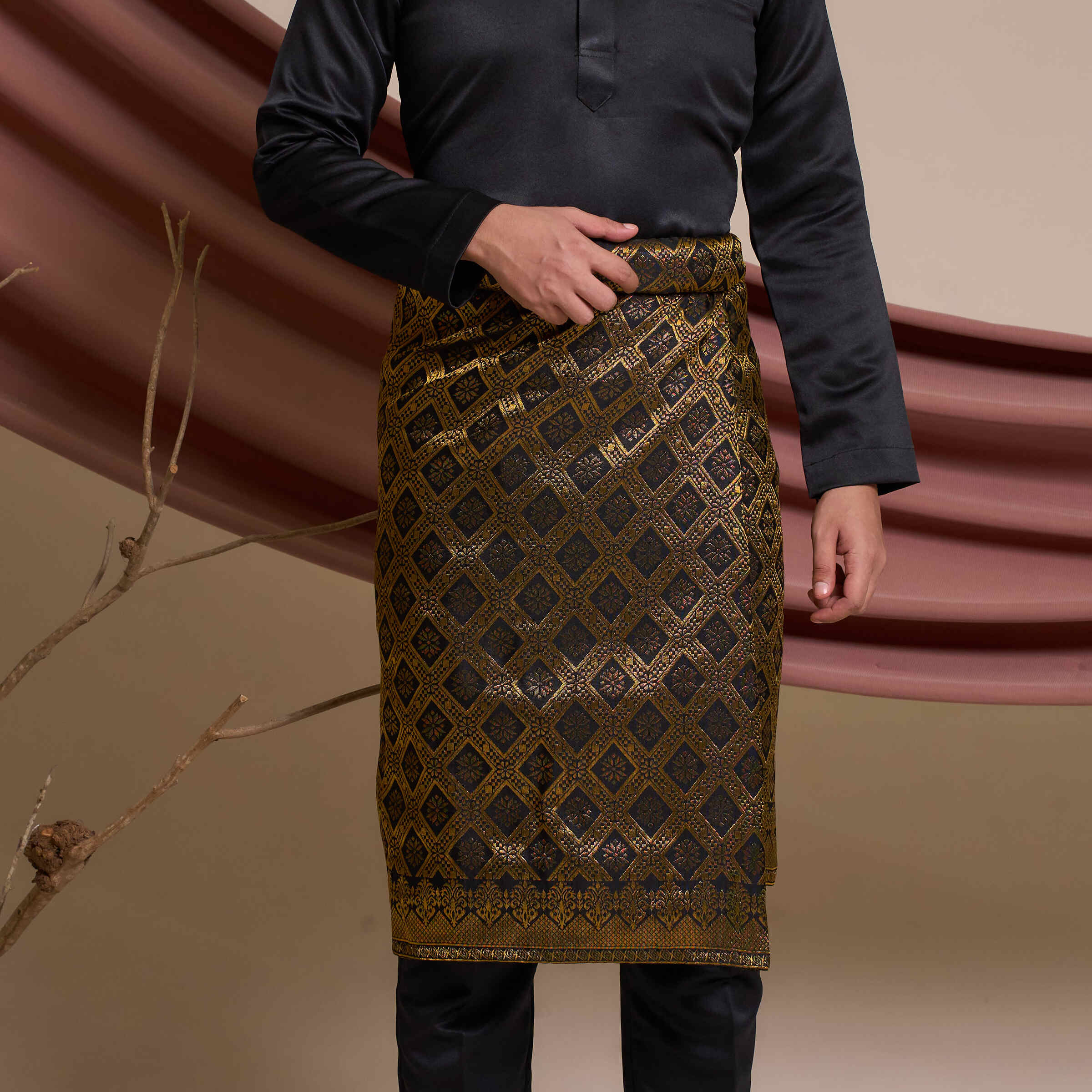Sampin Royal in Black Gold