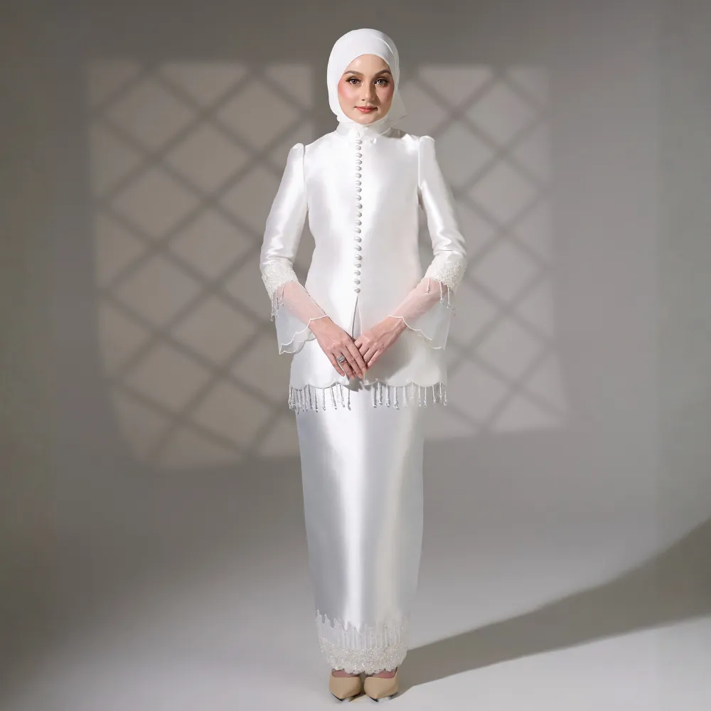 Luna in Off White 1