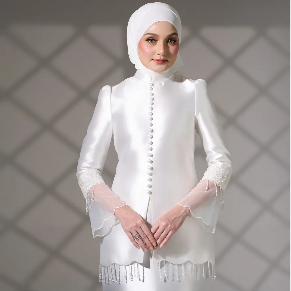 Luna in Off White 1