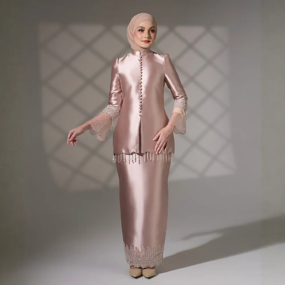 Luna in Rose Gold