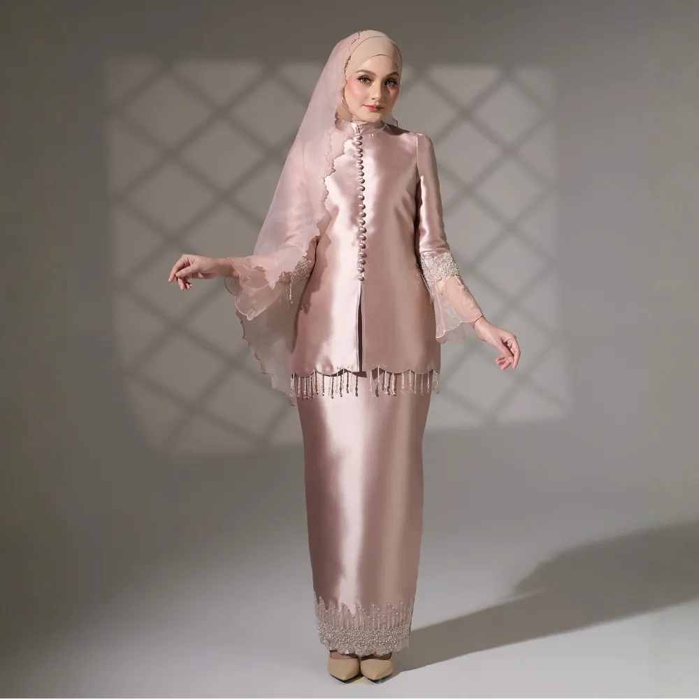 Luna in Rose Gold