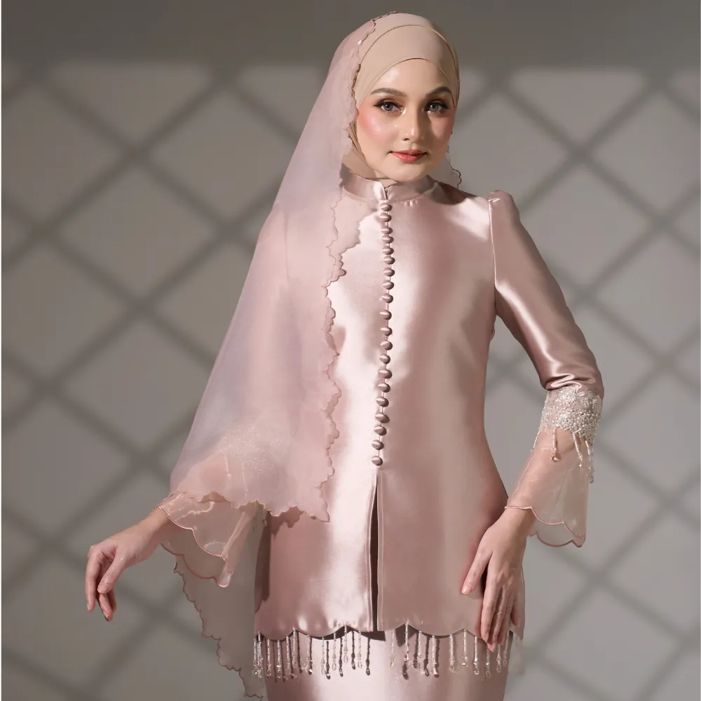 Luna in Rose Gold