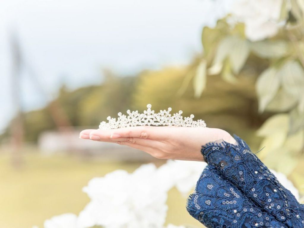 CROWN