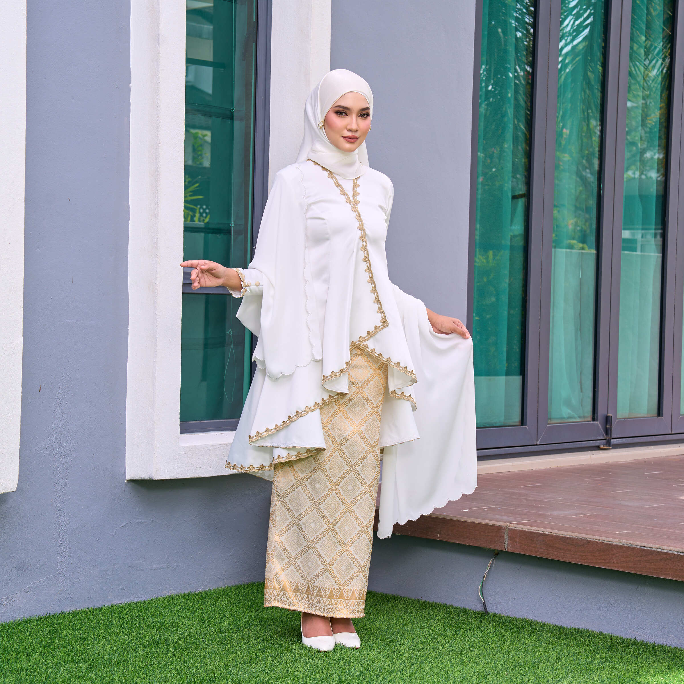 Ariel Off White
