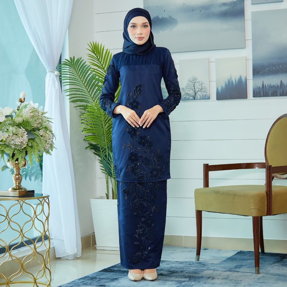 Larabelle Navy