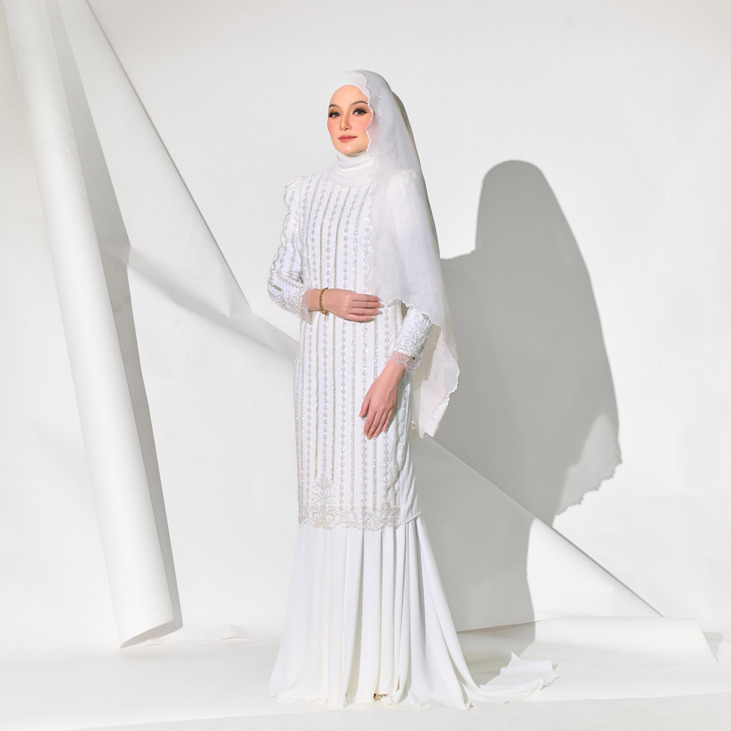 Darlina Off White 1
