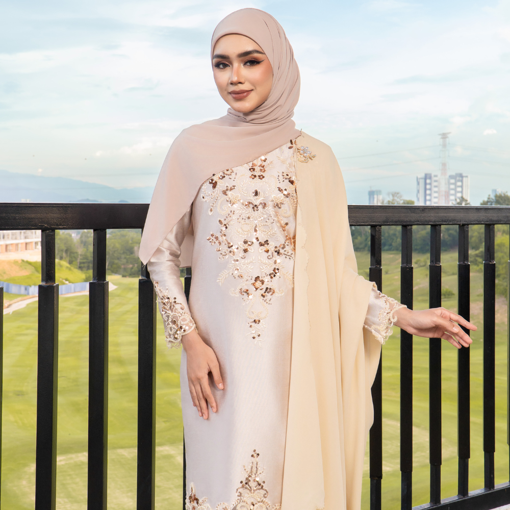 Aurora Champagne Close Up