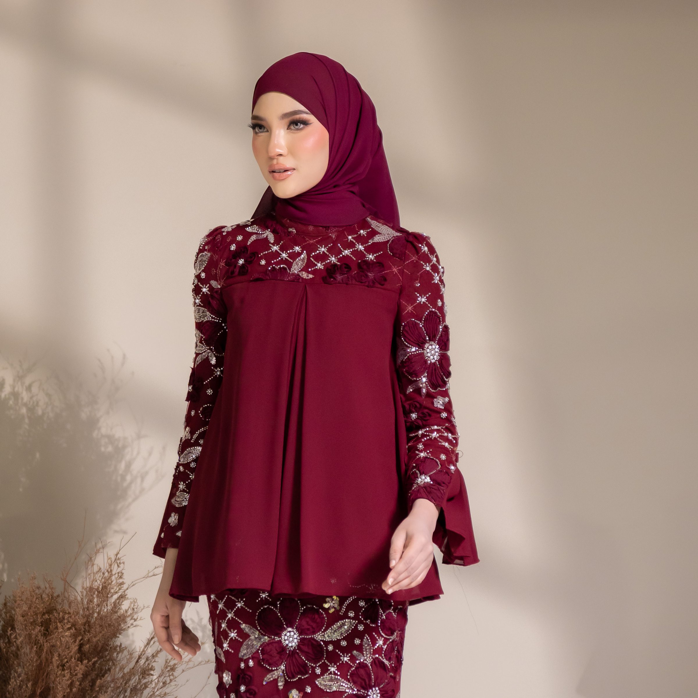 Isabelle 2.0 in Burgundy