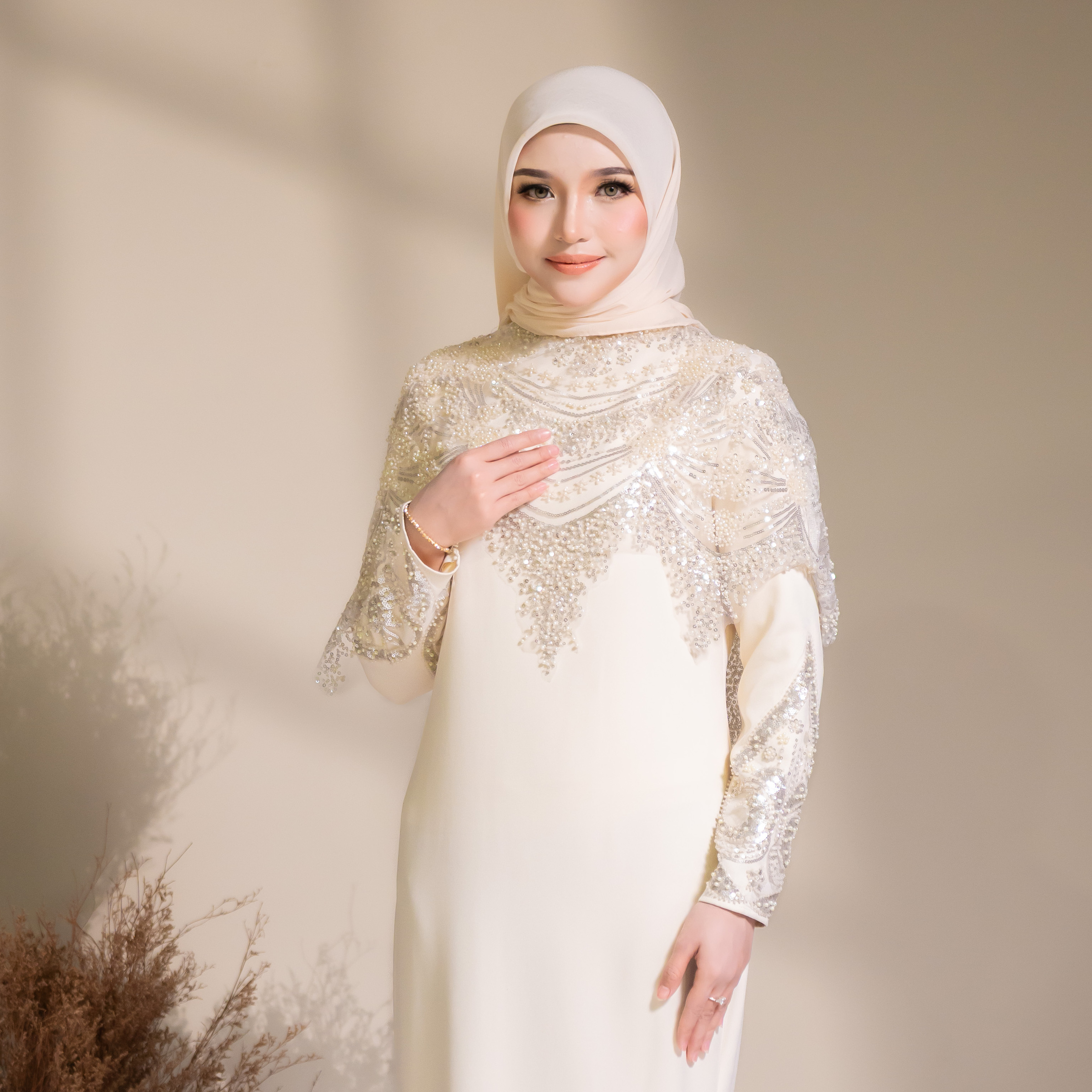 Elara Dress in Champagne