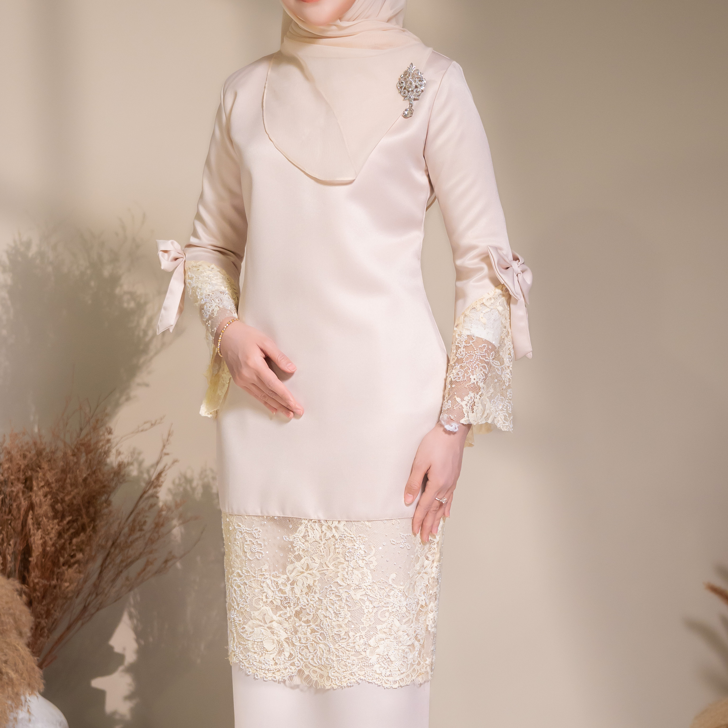 Ayra Kurung in Champagne