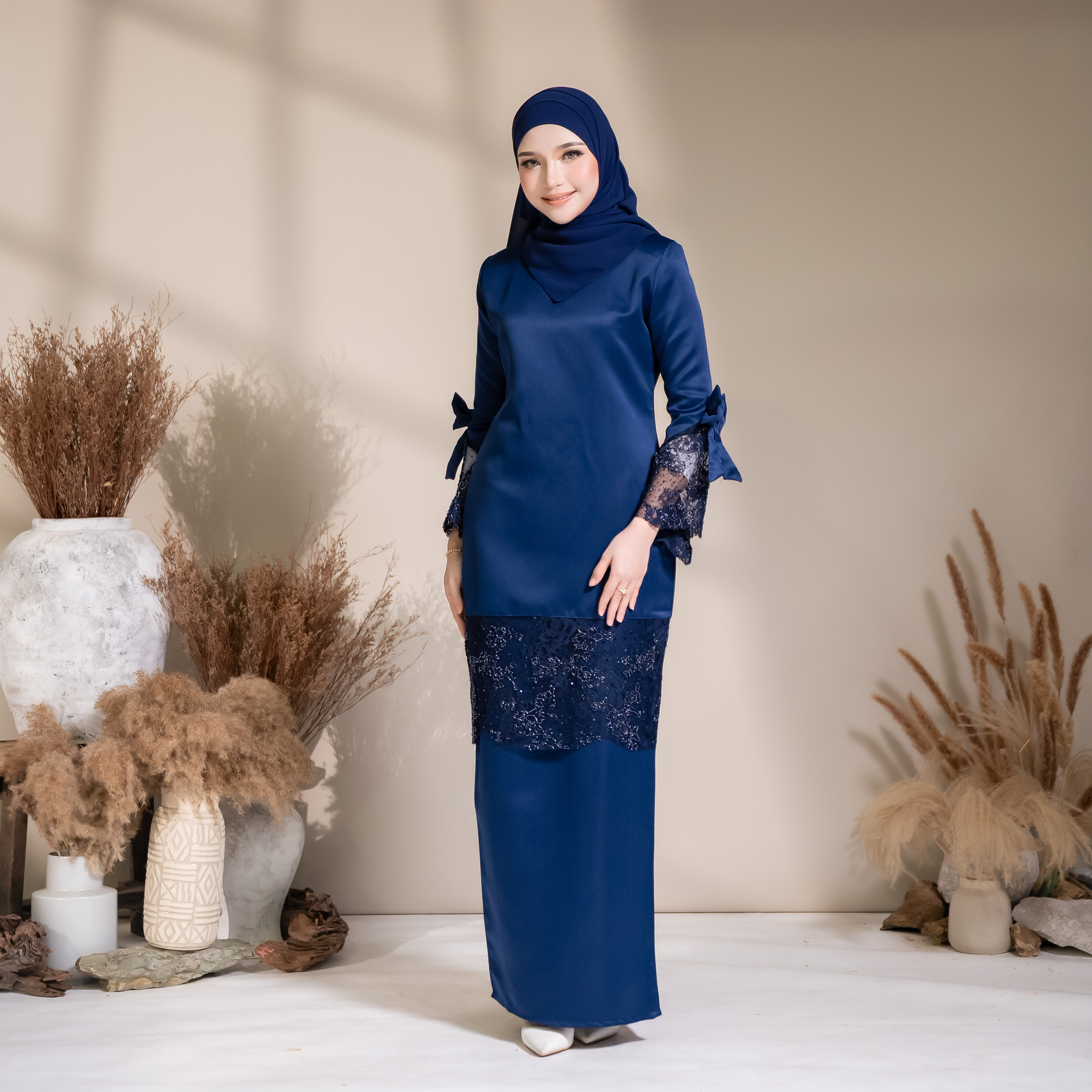 Ayra Kurung in Navy