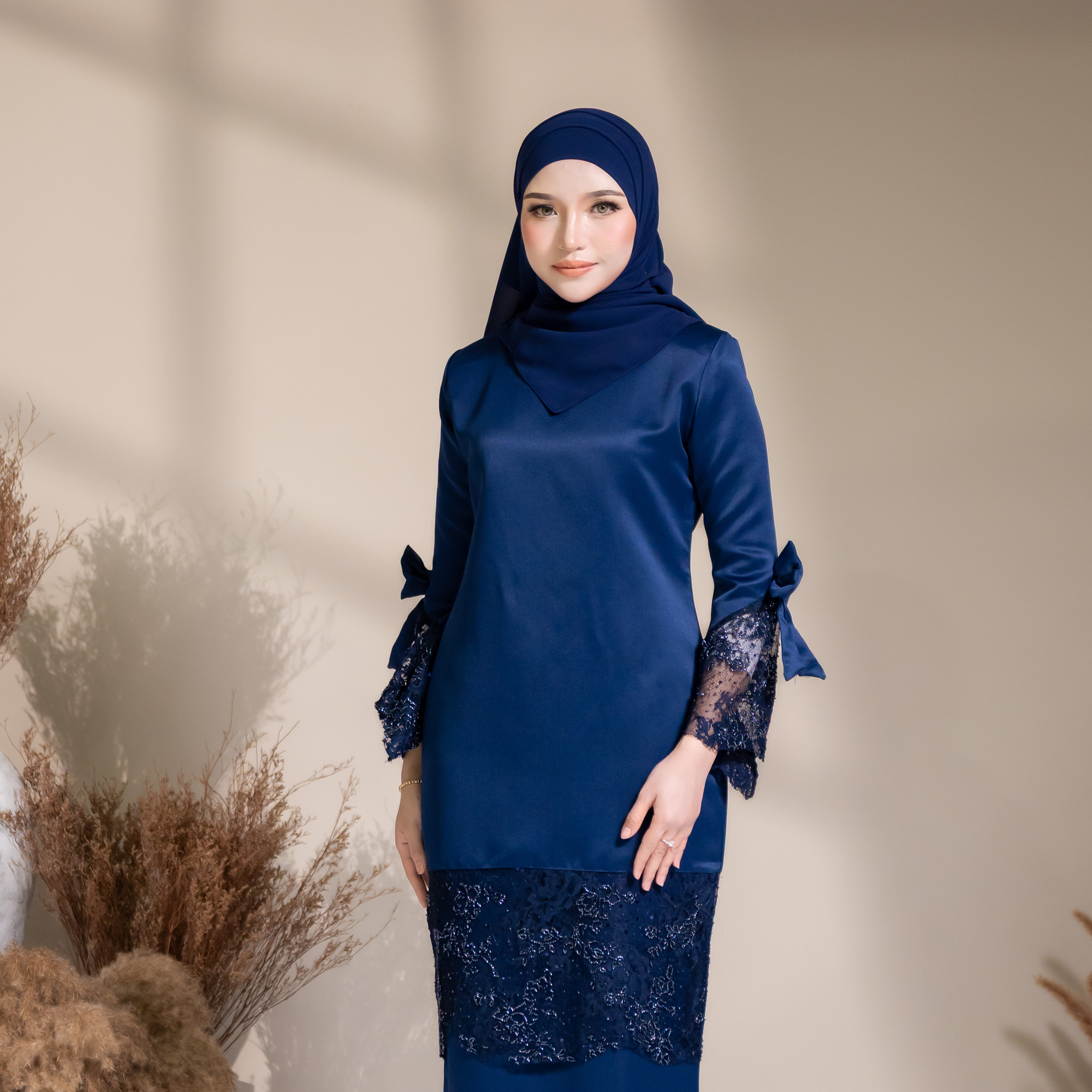 Ayra Kurung in Navy
