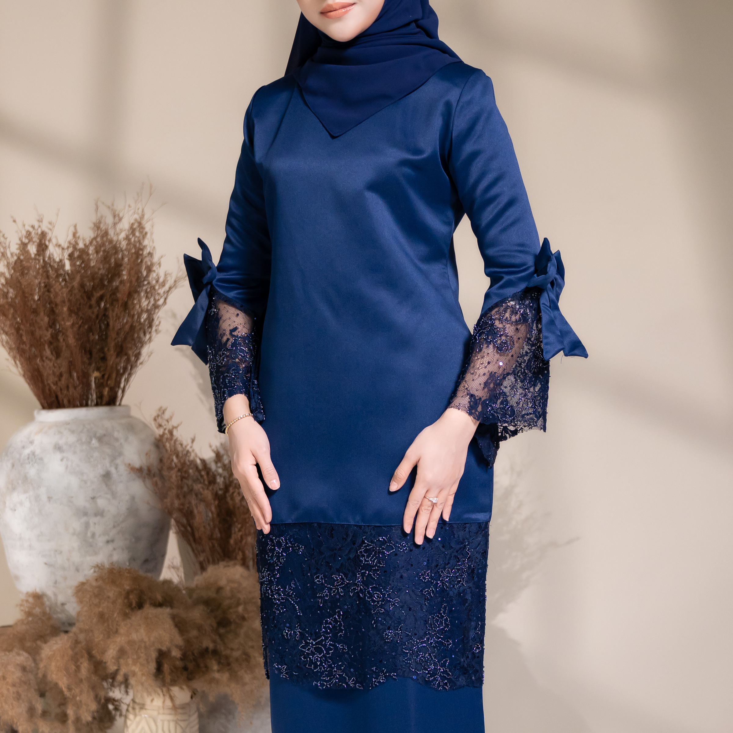 Ayra Kurung in Navy