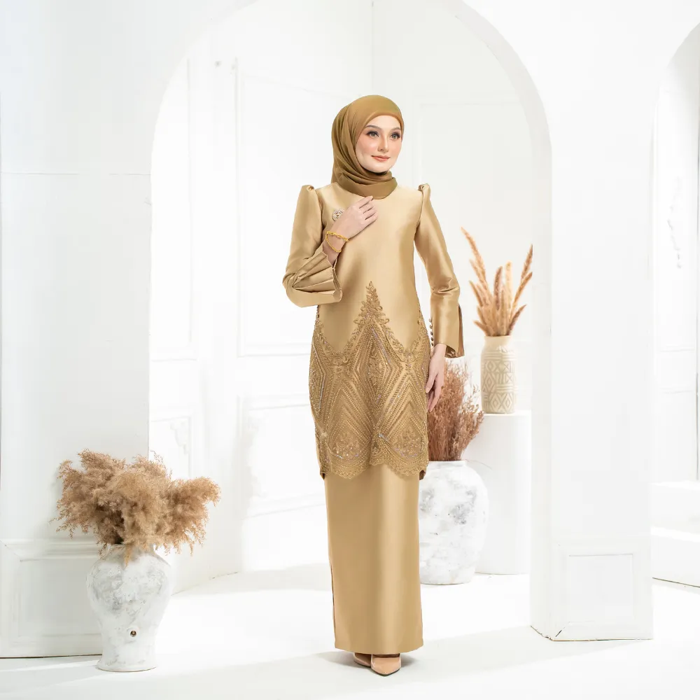 Amara in Off White 1