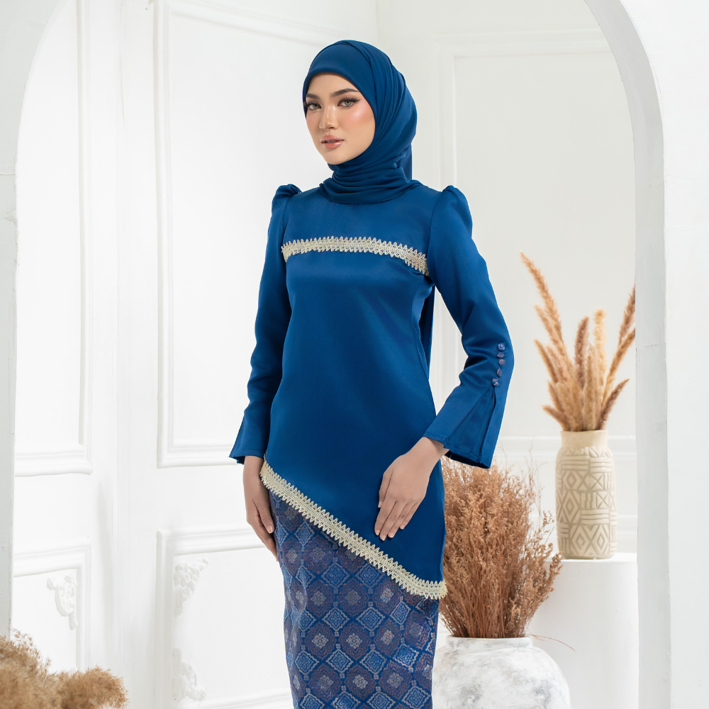 Mawar in Royal Blue