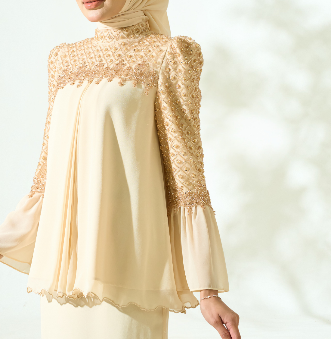 Rosella in Sand Champagne