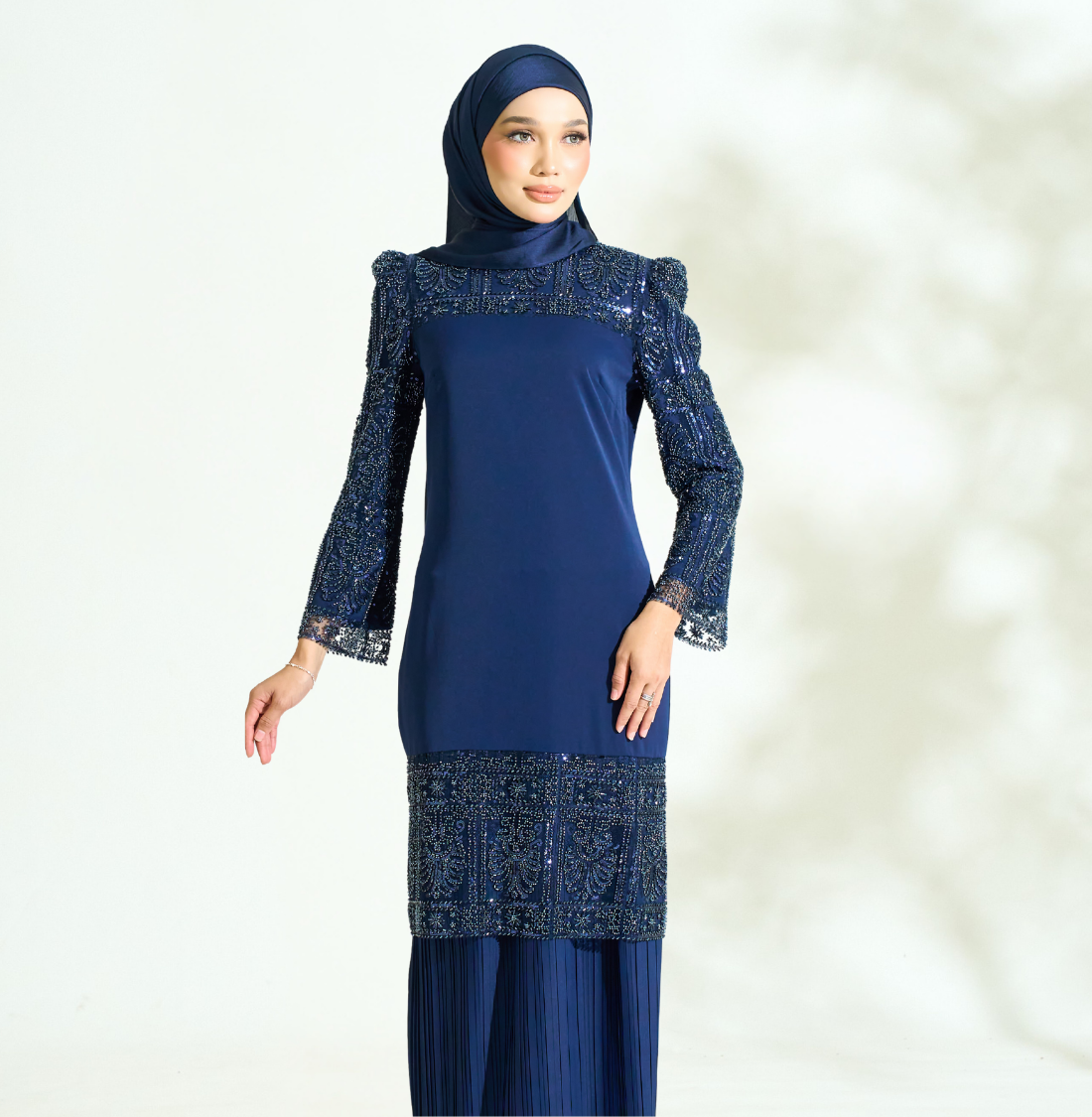 Sophia Exclusive in Navy