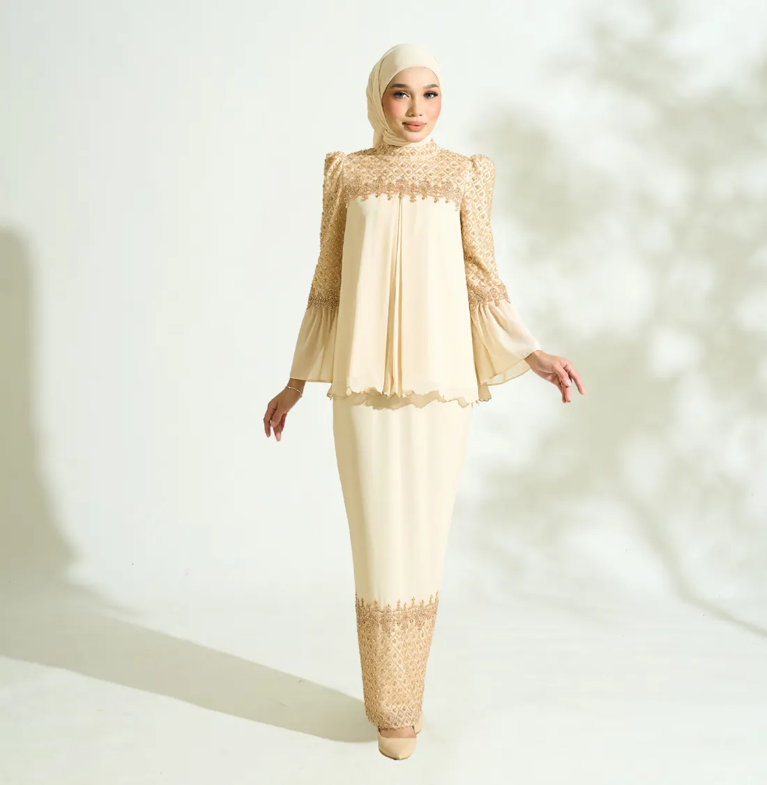 Rosella in Sand Champagne